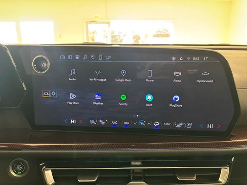 Used 2024 Chevrolet Traverse RS w/ LPO, Floor Liner Package image 44