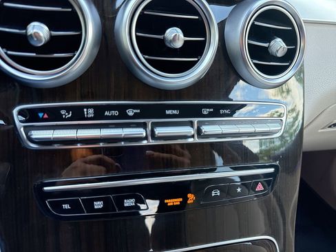 Used 2022 Mercedes-Benz GLC 300 image 16