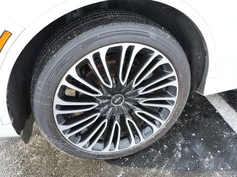 Used 2023 Lincoln Aviator Black Label w/ Dynamic Handling Package image 33