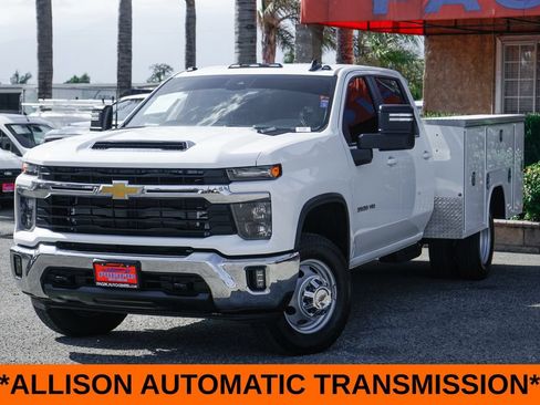 Used 2025 Chevrolet Silverado 3500 LT w/ Convenience Package AWD/4WD image 4