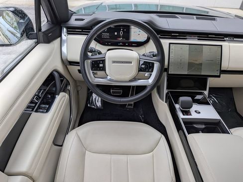 Certified 2025 Land Rover Range Rover SE AWD/4WD image 19