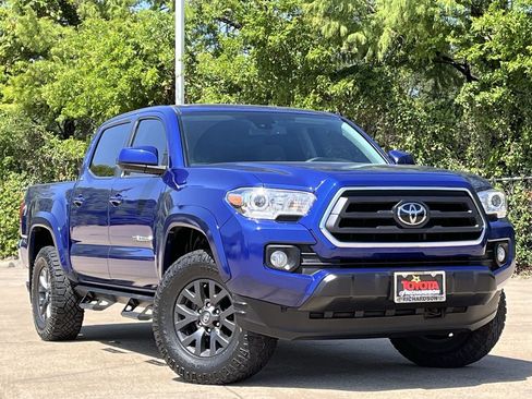 Used 2023 Toyota Tacoma SR5 RWD image 2