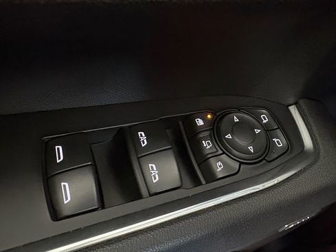 Used 2025 Chevrolet Silverado 2500 LTZ w/ LTZ Convenience Package image 12