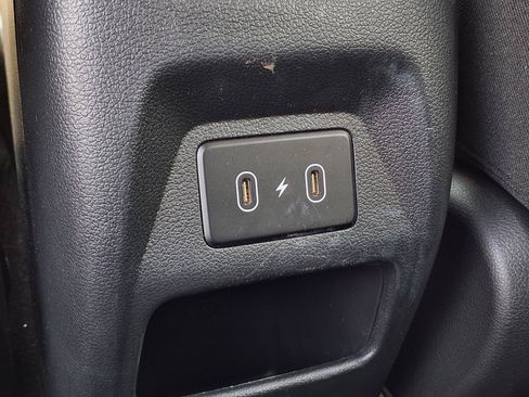 Used 2025 Hyundai Venue SEL FWD image 22