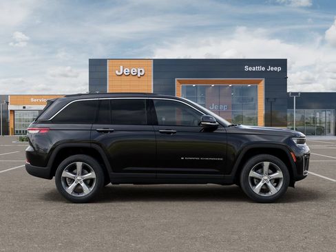 New 2026 Jeep Grand Cherokee Limited w/ Trailer Tow Package AWD/4WD image 22