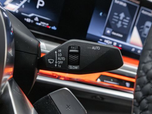 Used 2023 BMW 760i xDrive image 59