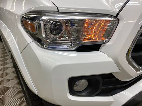 Used 2019 Toyota Tacoma SR5 image 3