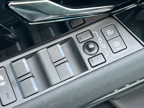 Used 2024 Land Rover Range Rover Evoque Dynamic SE image 13
