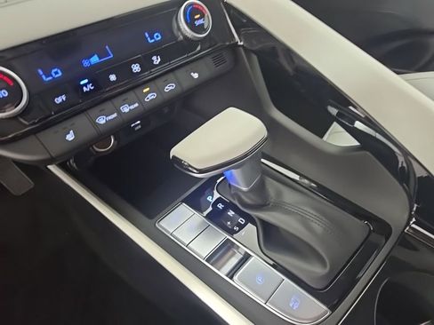 New 2026 Hyundai Elantra Limited FWD image 24