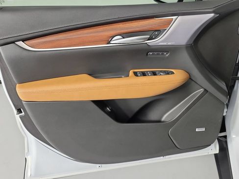 Used 2024 Cadillac XT5 Premium Luxury w/ Technology Package FWD image 19
