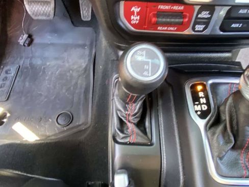 Used 2022 Jeep Wrangler Unlimited Rubicon w/ LED Lighting Group image 21