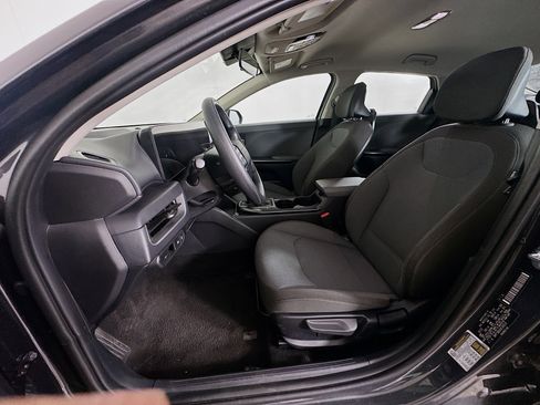Used 2025 Kia K4 FWD image 13