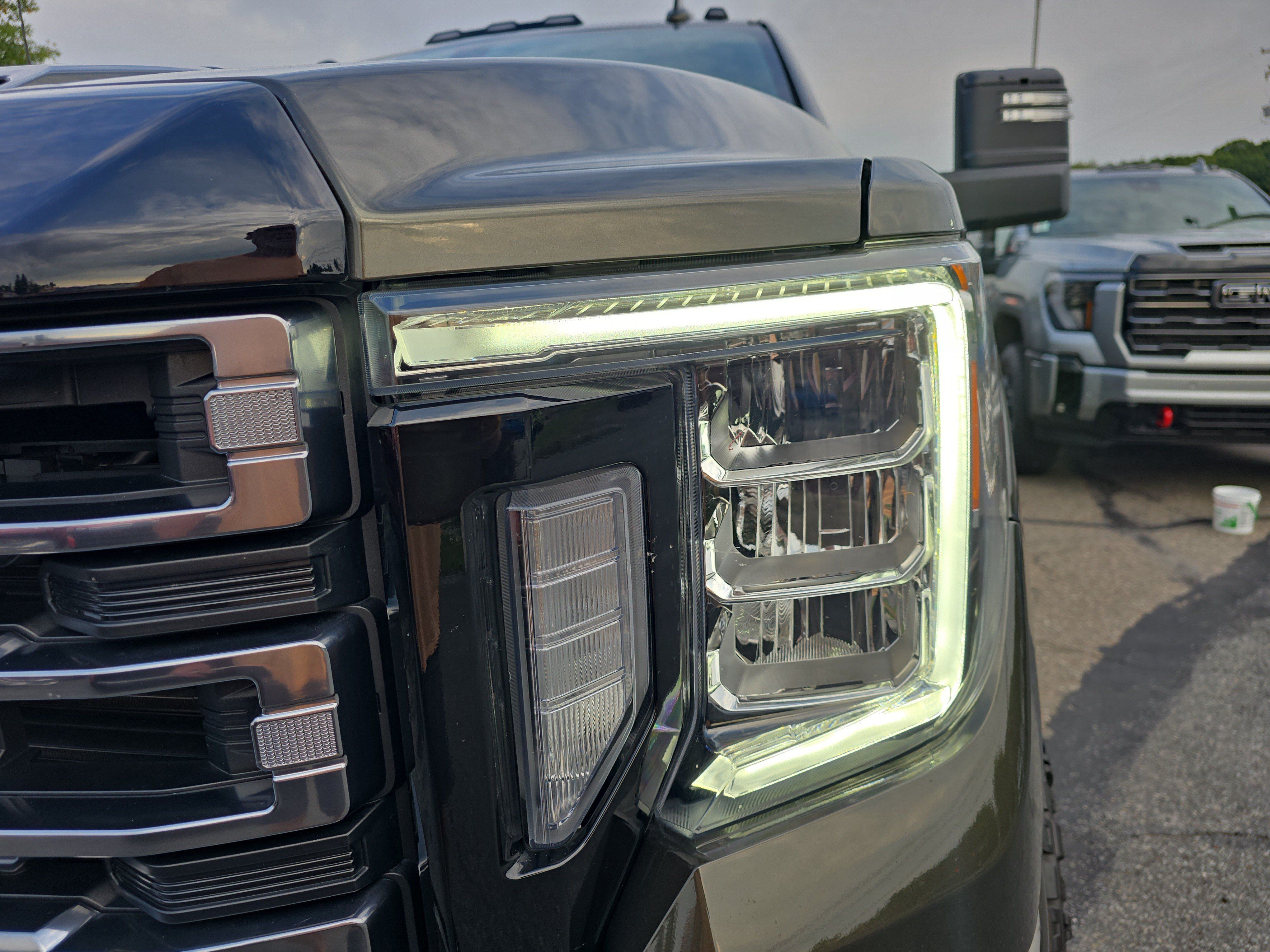 Used 2023 GMC Sierra 2500 AT4 w/ Gooseneck/5TH Wheel Package AWD/4WD image 11