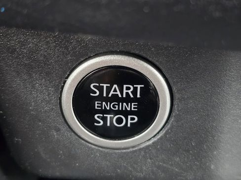 Used 2022 Nissan Rogue SV AWD/4WD image 10