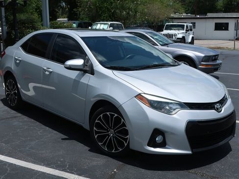 Used 2015 Toyota Corolla S FWD image 3