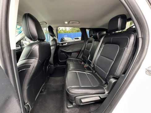 Used 2022 Ford Escape SEL image 17