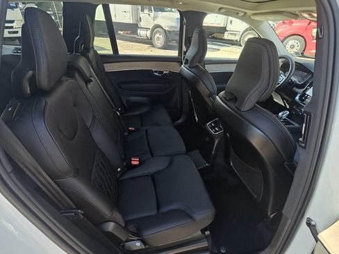 Certified 2025 Volvo XC90 T8 Plus w/ Protection Package Premier image 10