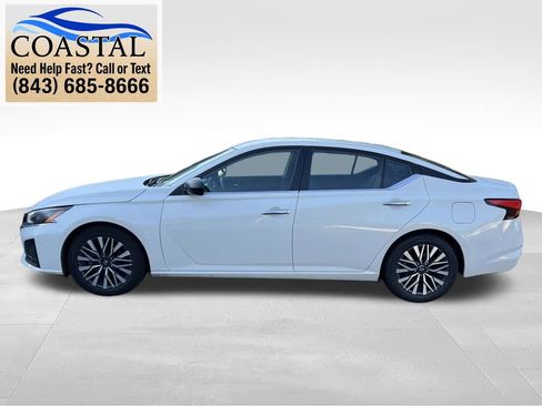 Used 2024 Nissan Altima 2.5 SV FWD image 9