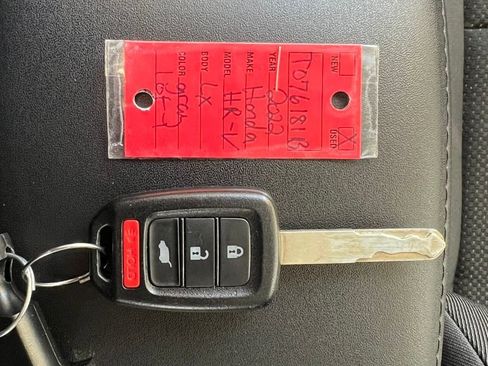 Used 2022 Honda HR-V LX image 27