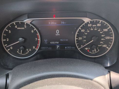 Used 2024 Nissan Altima 2.5 SV FWD image 14