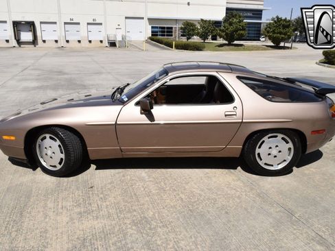 Used 1988 Porsche 928 S4 image 2