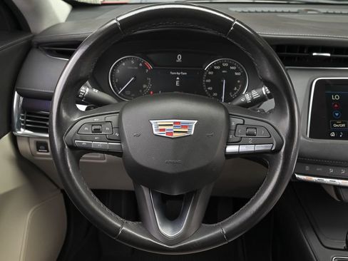 Used 2023 Cadillac XT4 Luxury FWD image 17