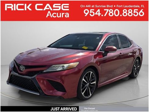 Used 2018 Toyota Camry XSE FWD image 1