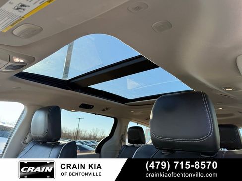 Used 2023 Chrysler Pacifica Limited FWD image 23