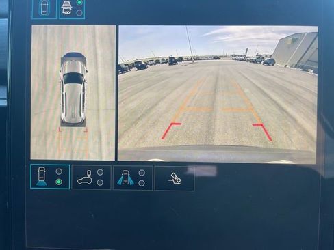 Used 2025 GMC Acadia Elevation image 29