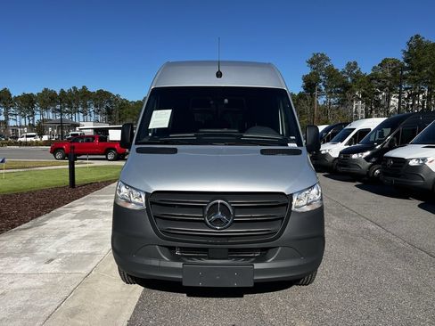 Used 2024 Mercedes-Benz Sprinter 2500 image 12
