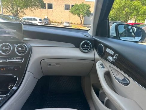 Certified 2019 Mercedes-Benz GLC 300 image 17