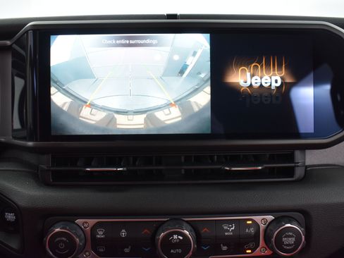 Used 2024 Jeep Wrangler Sport S image 18