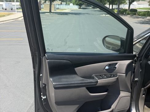 Used 2014 Honda Odyssey EX-L image 17