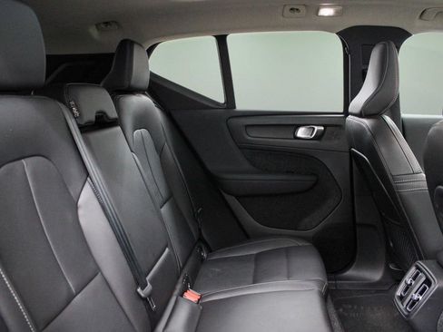 Used 2024 Volvo XC40 B5 Plus AWD/4WD image 27