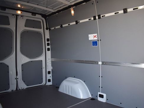 New 2025 Mercedes-Benz Sprinter 2500 image 8