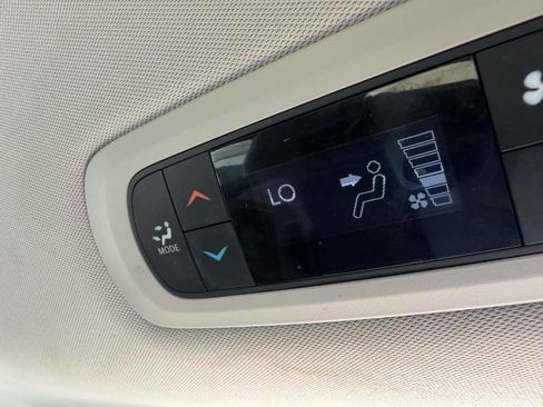 Used 2017 Chrysler Pacifica Touring-L Plus FWD image 16