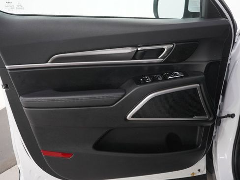 Used 2025 Kia Telluride S image 28
