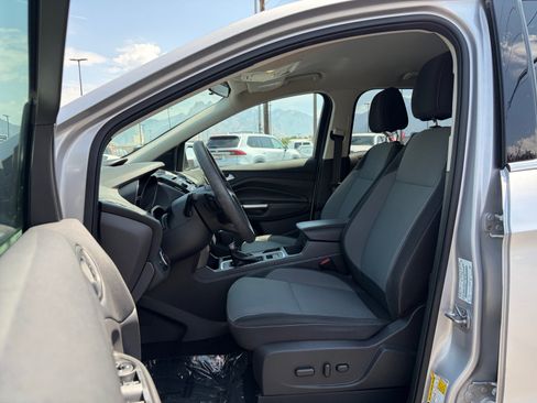 Used 2017 Ford Escape SE AWD/4WD image 11