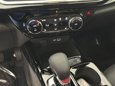 Certified 2025 Chevrolet Trax RS w/ Driver Confidence Package image 21