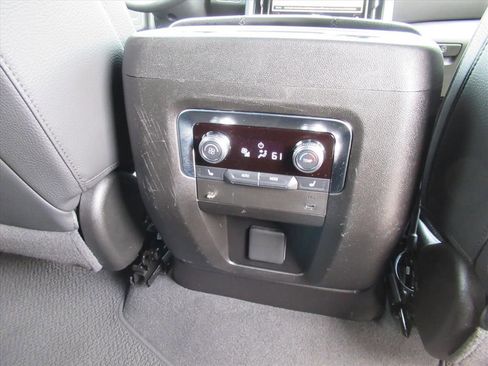 Used 2025 GMC Yukon Denali AWD/4WD image 15