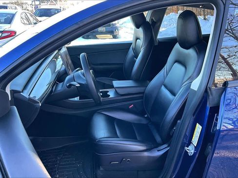 Used 2021 Tesla Model Y Long Range image 9