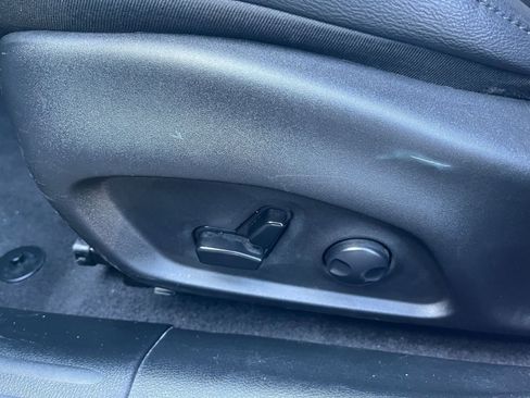 Used 2025 Jeep Compass Limited image 22