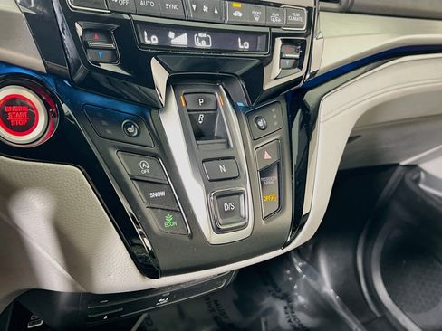 Used 2023 Honda Odyssey Touring image 17