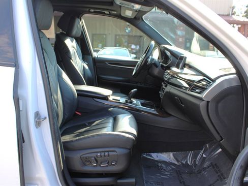 Used 2015 BMW X5 xDrive35d image 16