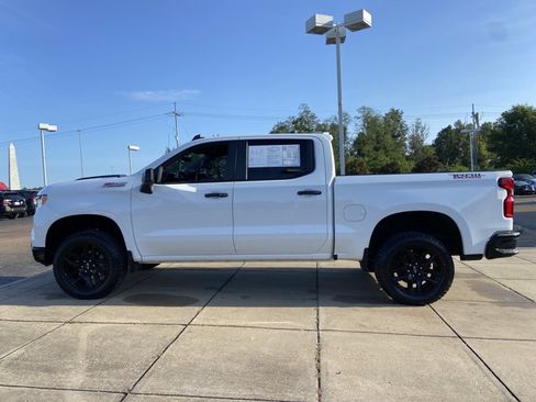 Used 2023 Chevrolet Silverado 1500 LT Trail Boss w/ Protection Package AWD/4WD image 7
