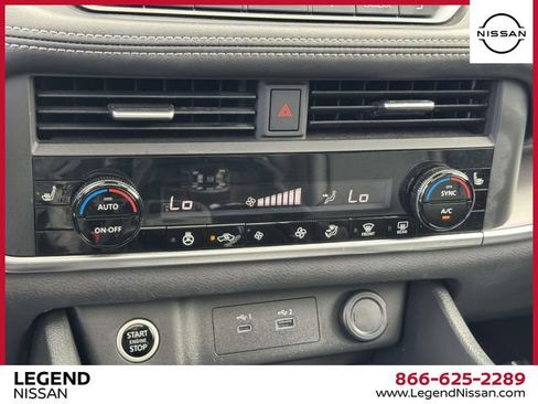 Certified 2023 Nissan Rogue SV w/ SV Premium B Package AWD/4WD image 32
