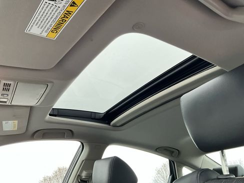 Used 2018 Honda Accord Touring image 25