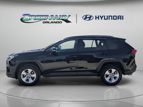 Used 2021 Toyota RAV4 XLE FWD image 5