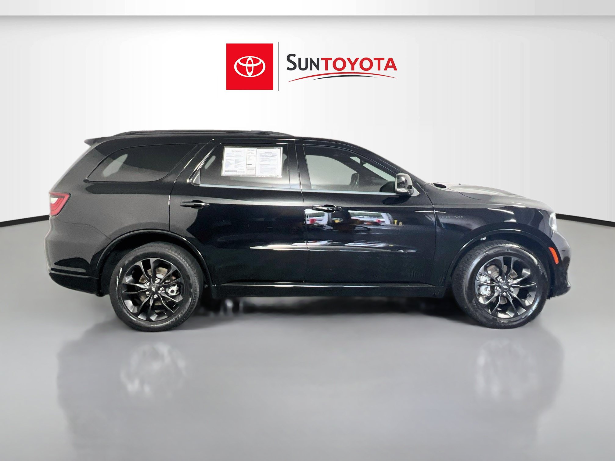 Used 2023 Dodge Durango R/T RWD image 2