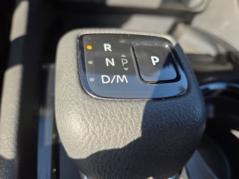 Used 2023 Nissan Rogue SV image 16